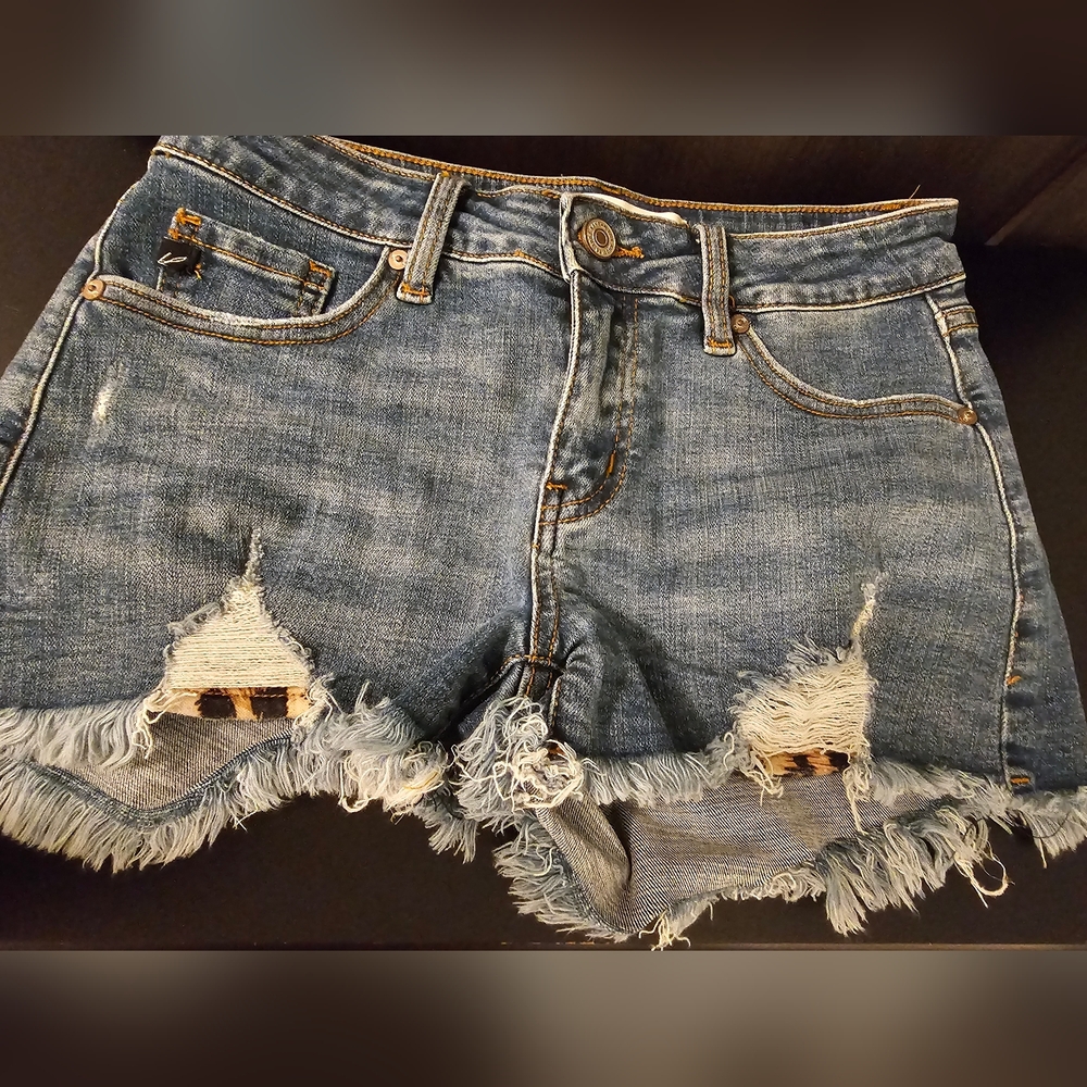KanCan midrise shorts size small